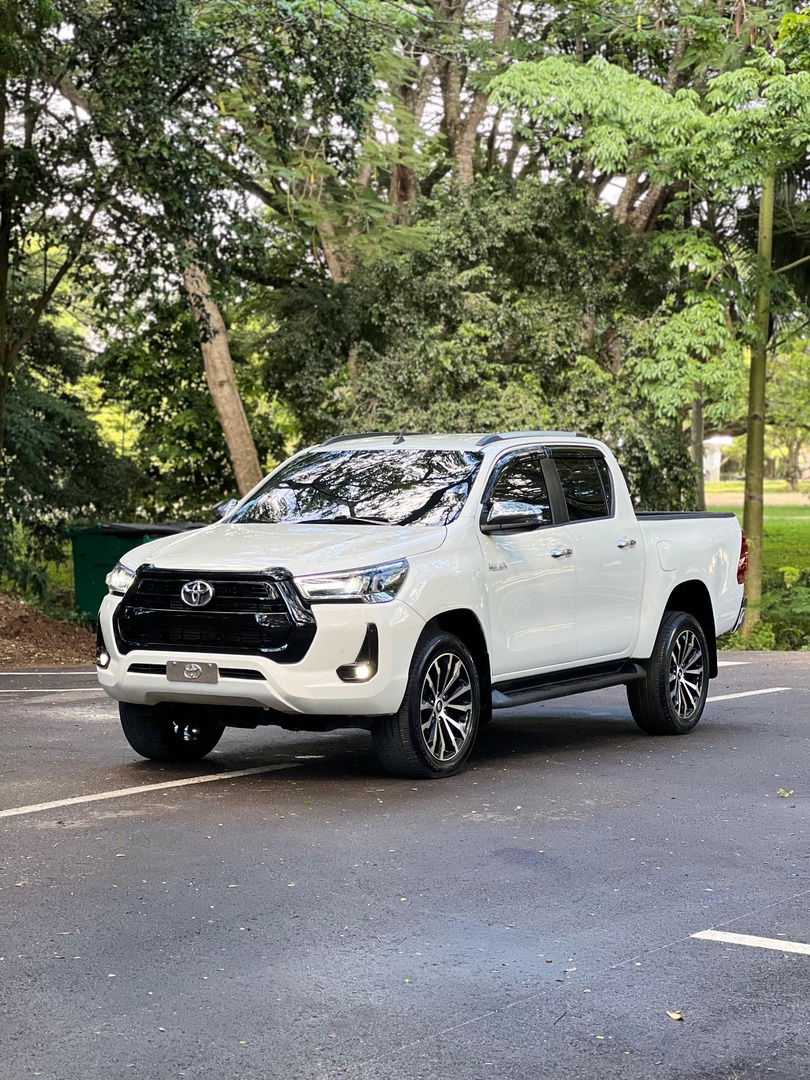 jeepetas y camionetas - Toyota Hilux SRV 2021  7