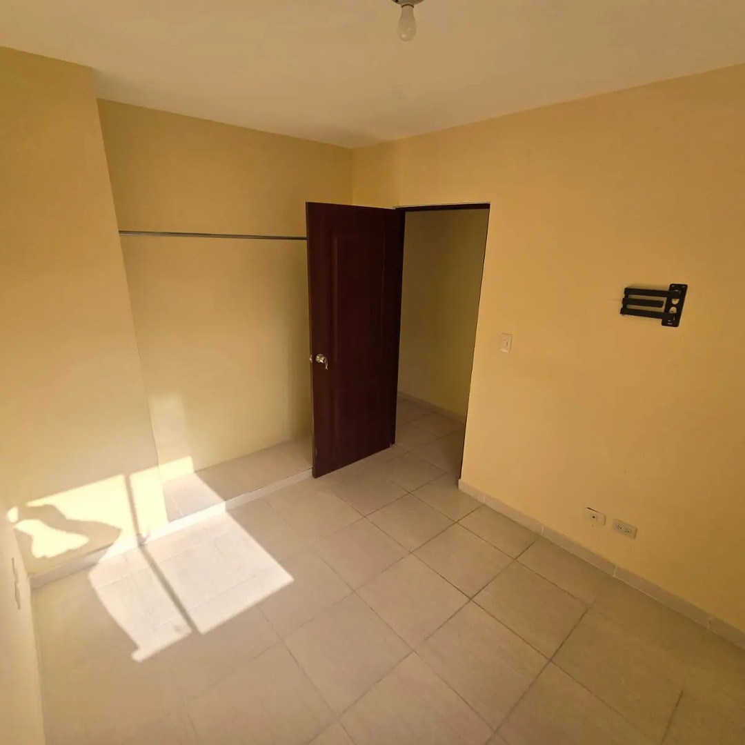 apartamentos - VENTA de Apartamento en Residencial Juan Rafael, Jacobo Majluta 8