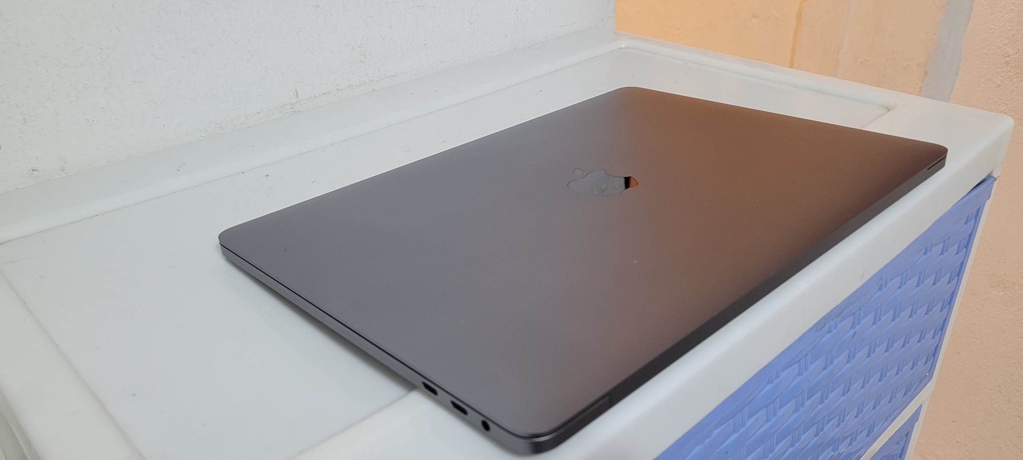 computadoras y laptops - Macbook pro A1989 13 Pulg Core i7 Ram 16gb Disco 512gb año 2018 2