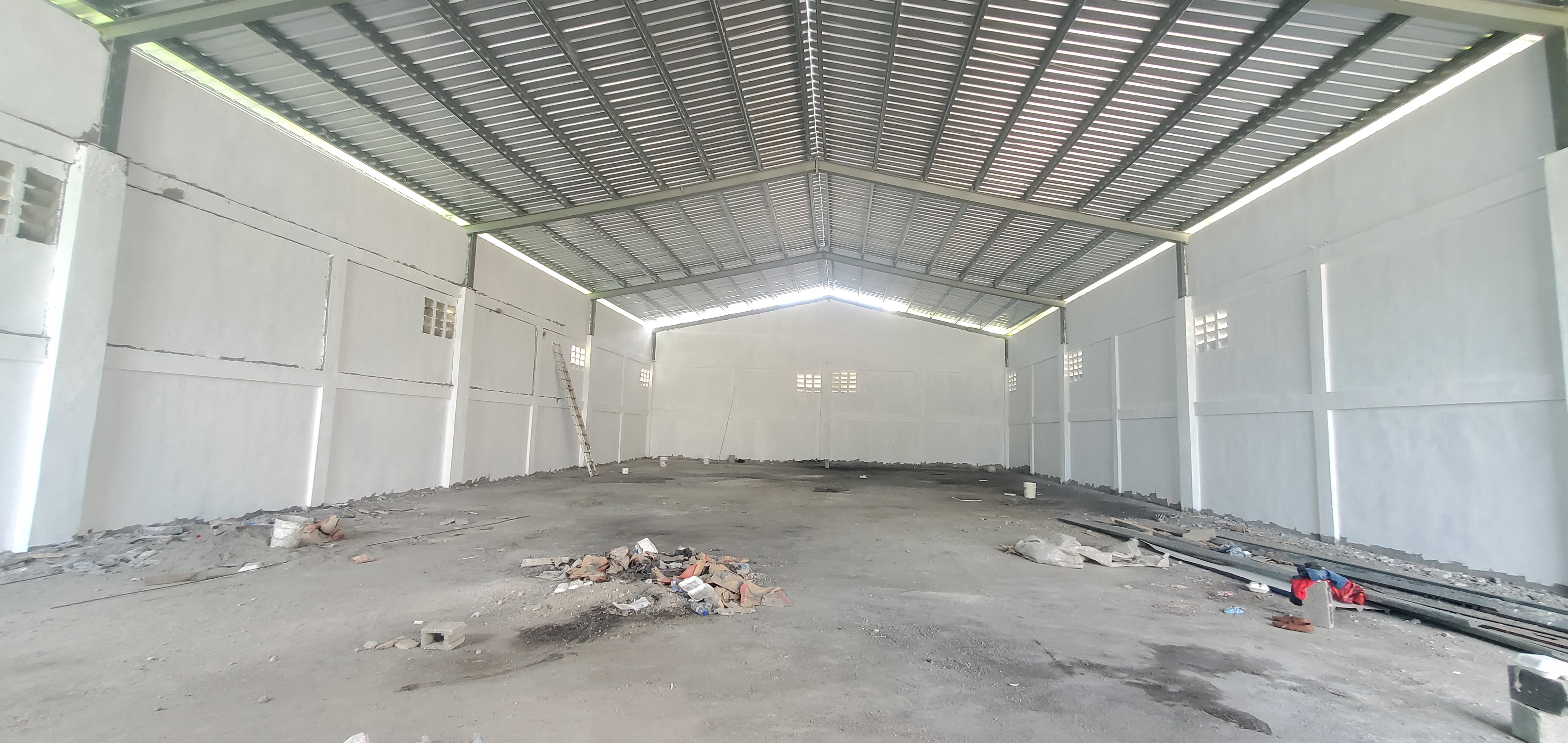 oficinas y locales comerciales - Nave industrial en alquiler en Las Américas 2