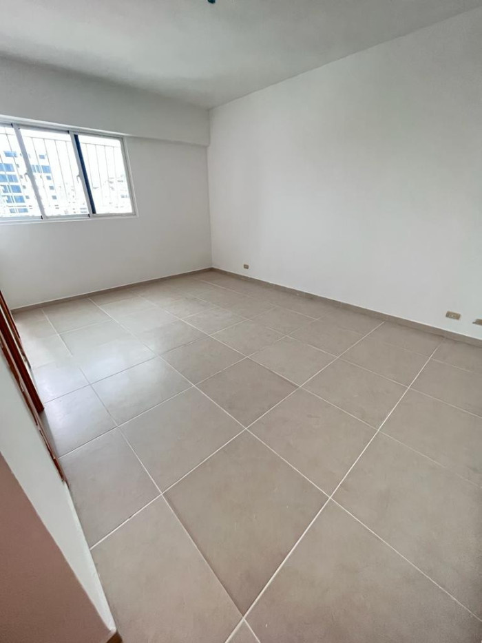 apartamentos - Apartamento con Linea Blanca en Evaristo Morales  5