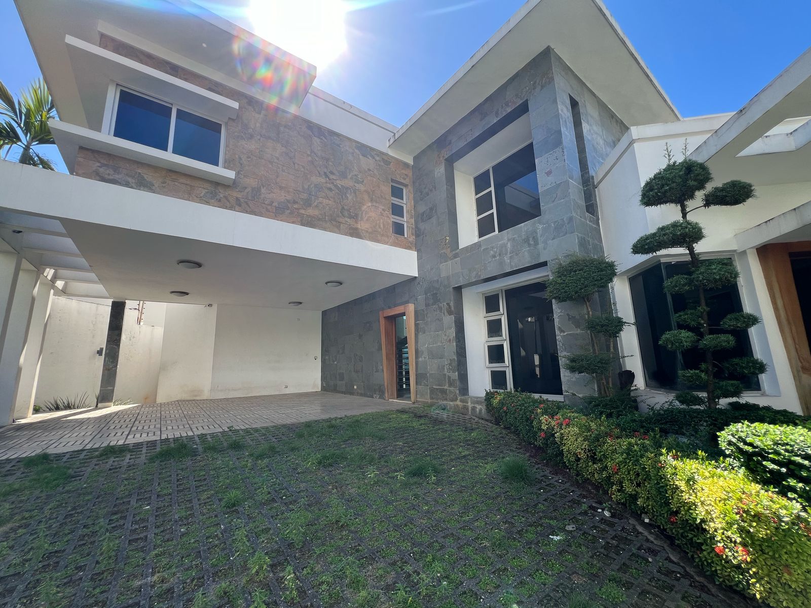 casas - Vendo casa en Los Cacicazgos 