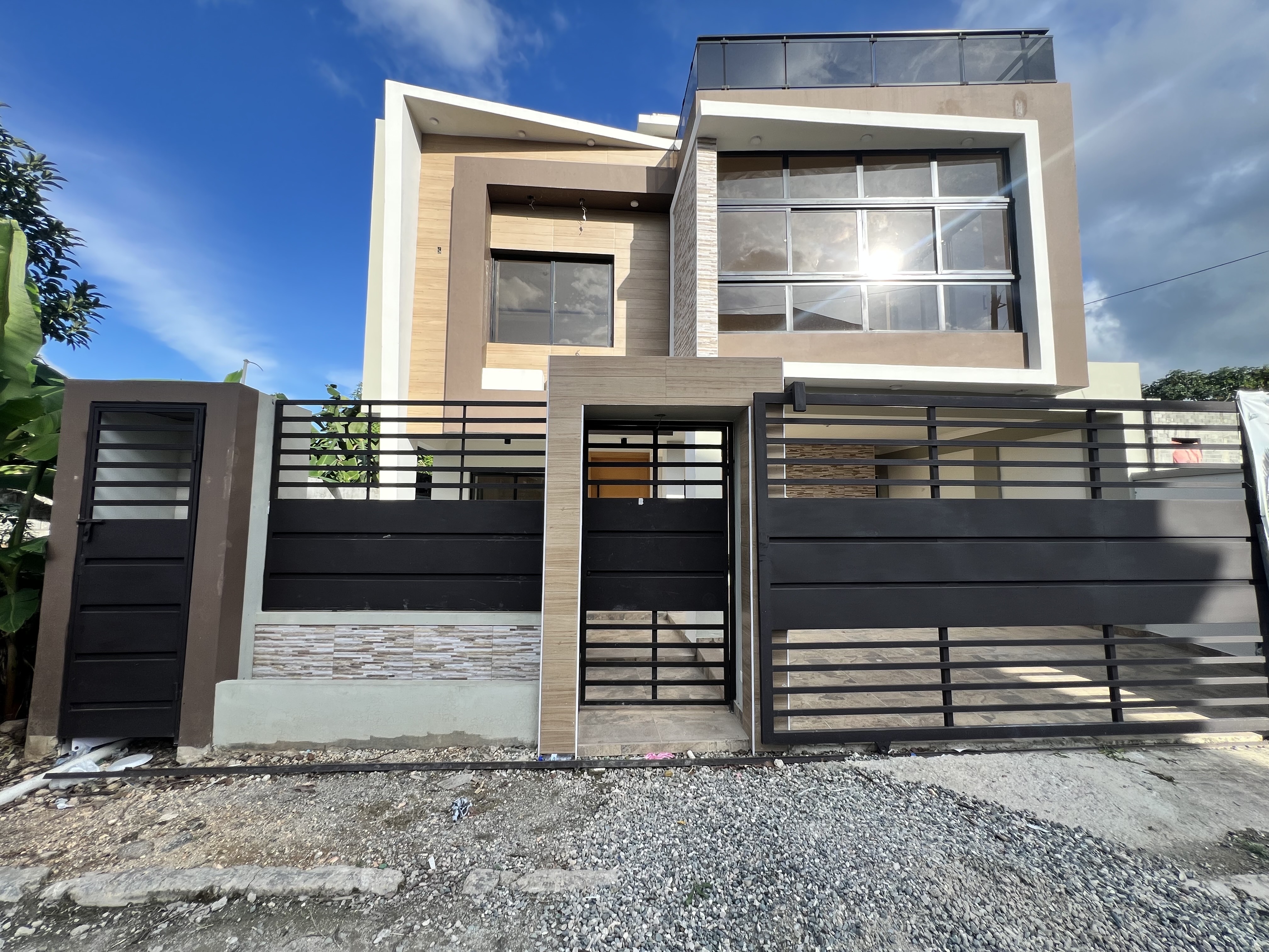 casas - venta de casa en la autopista de san Isidro brisa oriental Santo Domingo 