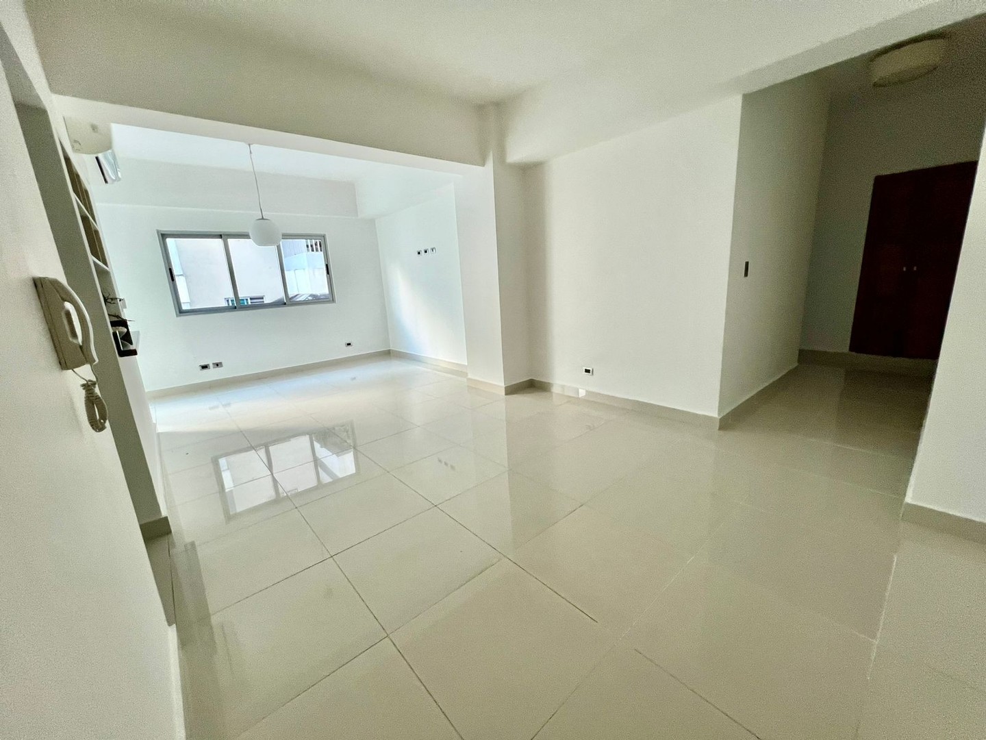 apartamentos - 📍Ensanche Naco
Aquilo Apartamento Vacio en Torre Moderna
 US$1,300  1