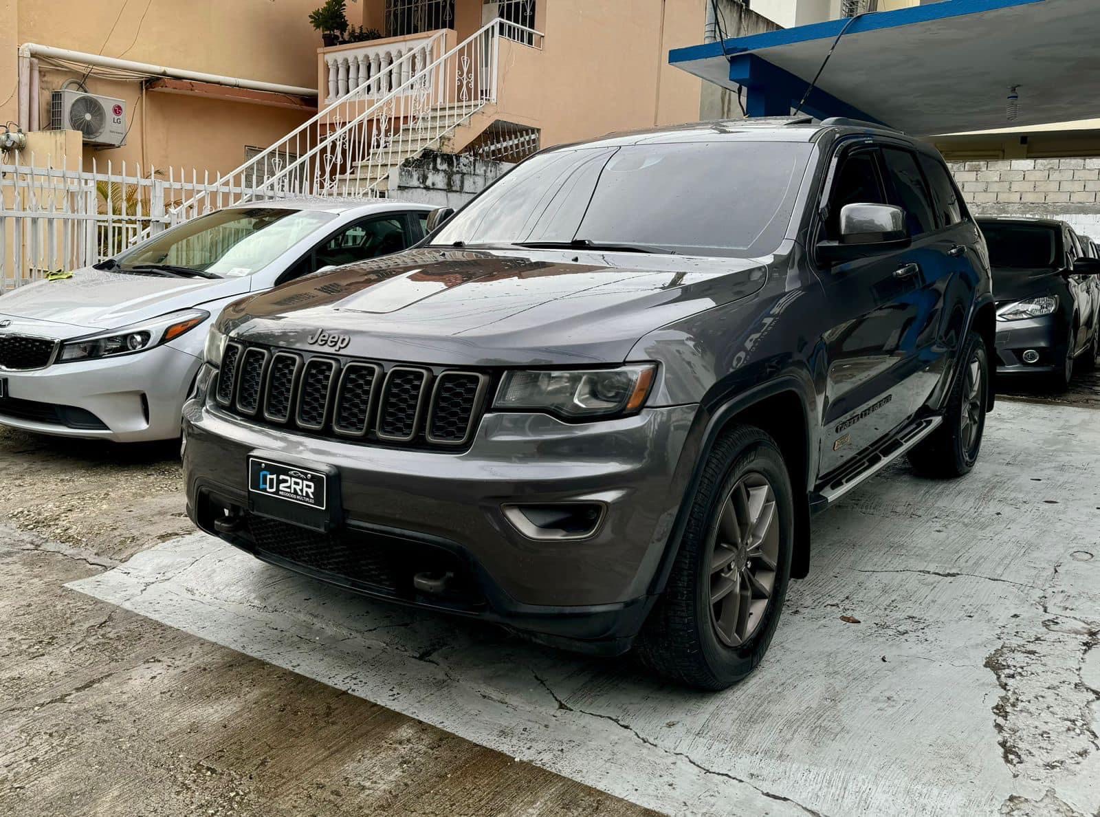 jeepetas y camionetas - Jeep Grand Cherokee 2016 Laredo 2