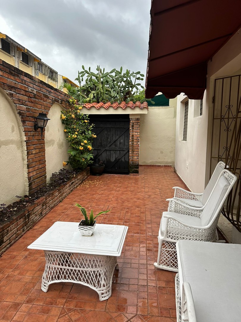 casas - Casa en Venta en Arroyo Hondo Viejo excelente ubicación para fines comerciales🛑