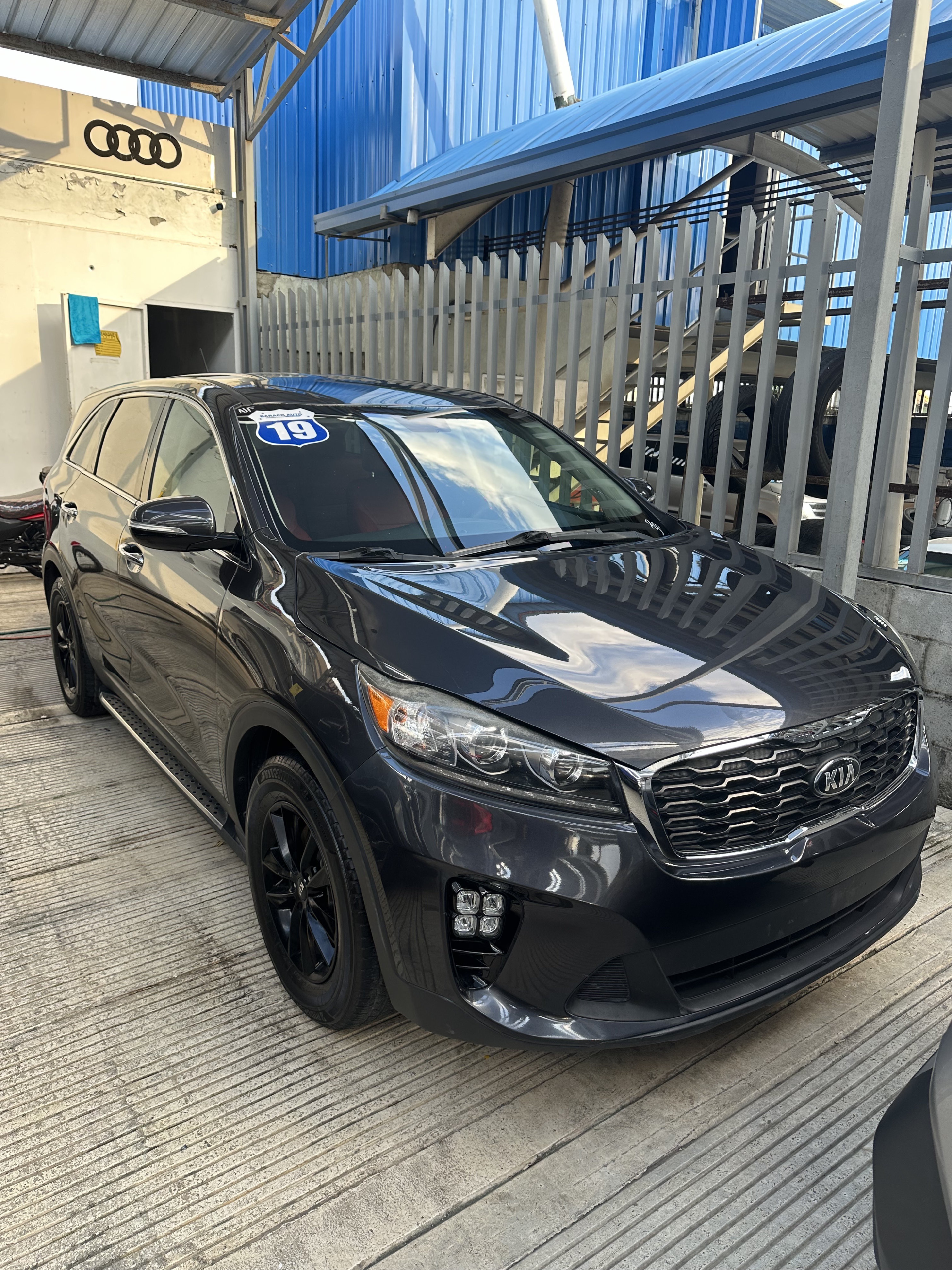 jeepetas y camionetas - KIA SORENTO GRIS LEATHER 2019 0