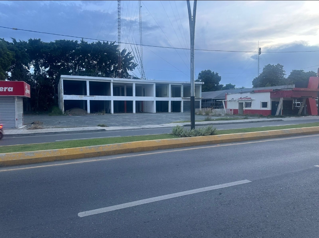 solares y terrenos - OPORTUNIDAD UNICA❗️EN LA MAS ZONA COMERCIAL DE LA VEGA AVENIDA PEDRO A. RIVERA