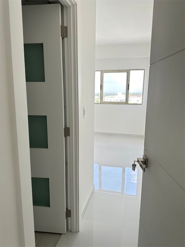 apartamentos - Vendo apto en el Real 
110. Mts. 
2 habitación 
2.5 baños 
Balcon 
Área social 7