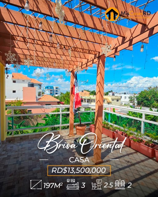 casas - Casa en venta en Urb. Brisa Oriental de 3 niveles en Santo Domingo Este📍✨