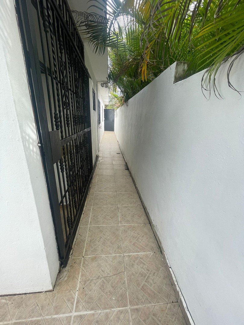 casas - Vendo casa en Carmen María RD$9,400,000. 
 4