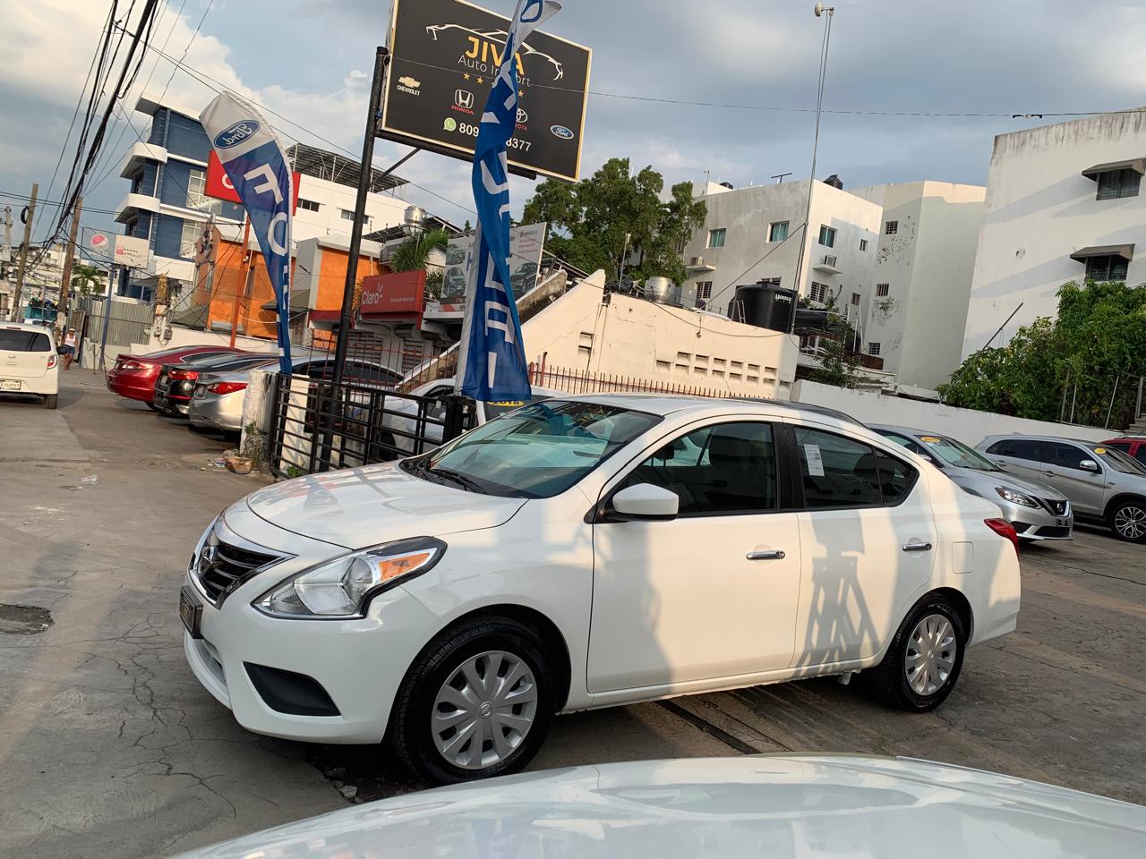 carros - Nissan Versa SV 2019