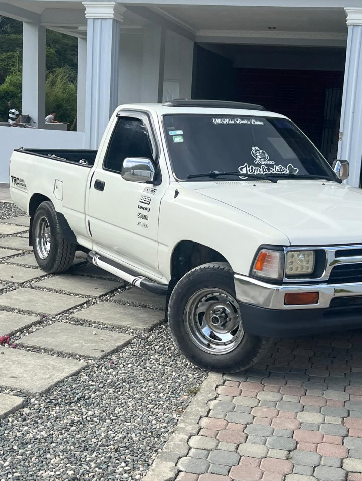 jeepetas y camionetas - Toyota pick up 0