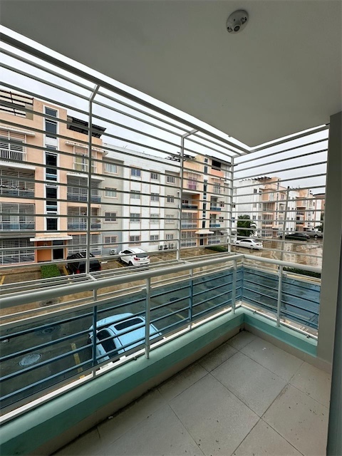 apartamentos - Vendo segundo nivel en palma real santiago 