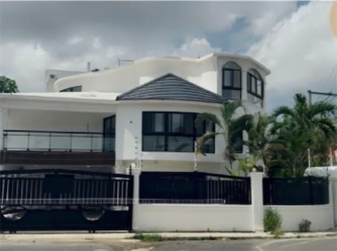 casas - Venta de casa en vista hermosa de 455mts Santo Domingo este 