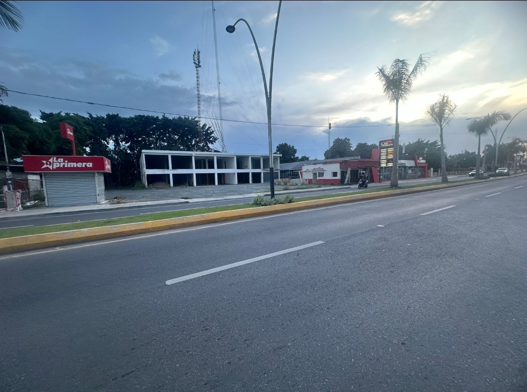 solares y terrenos - OPORTUNIDAD UNICA❗️EN LA MAS ZONA COMERCIAL DE LA VEGA AVENIDA PEDRO A. RIVERA 1