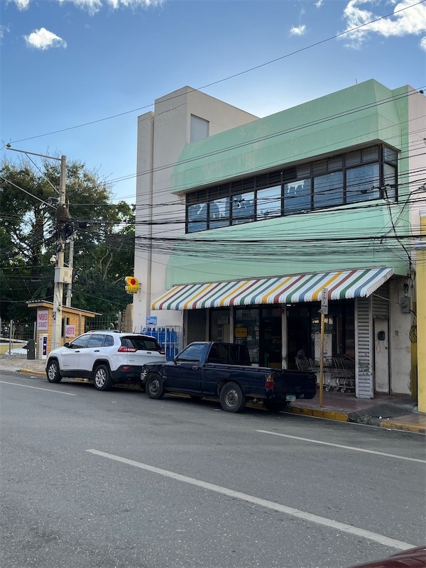 oficinas y locales comerciales - Alquilo edificio comercial en la Juan Pablo Duarte, Santiago 