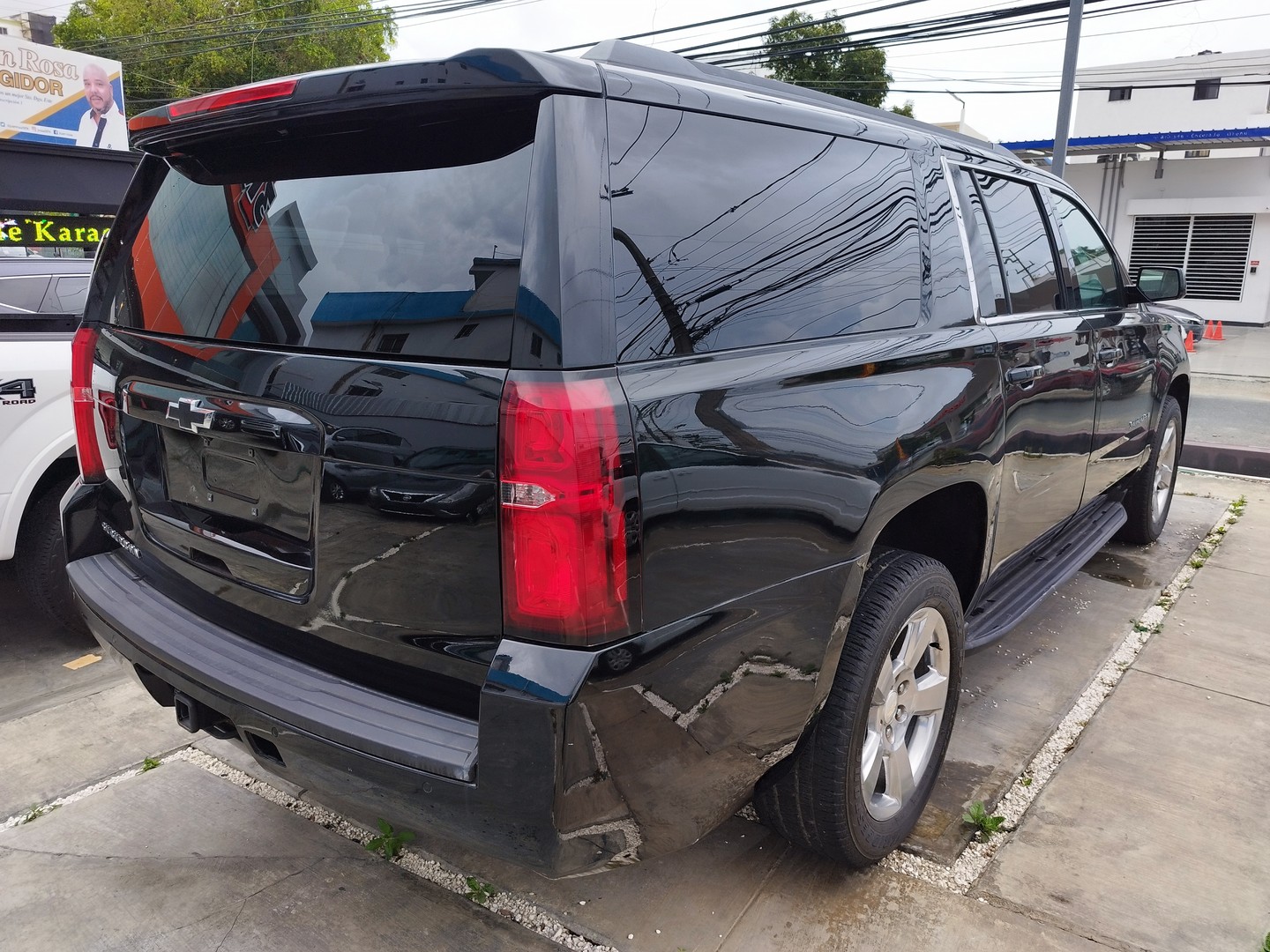 jeepetas y camionetas - 2017 Chevrolet Suburban LT 4x4  7