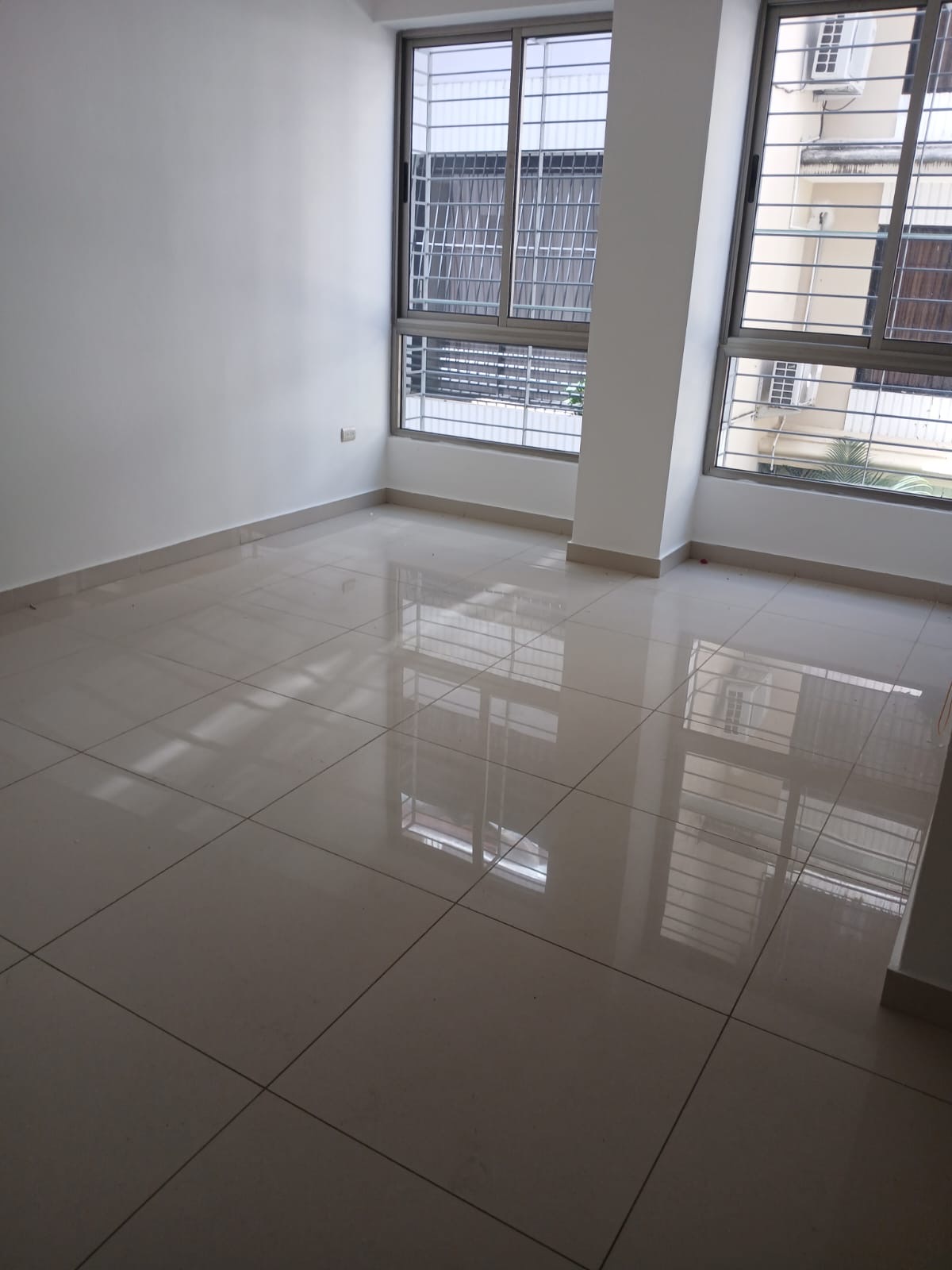 apartamentos - Vendo segundo nivel en el millón dos hab 2.5 baños 7