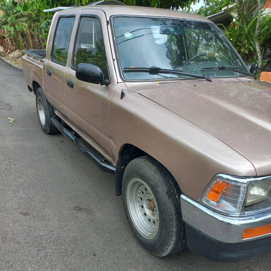 jeepetas y camionetas - Toyota hilux 1990 0