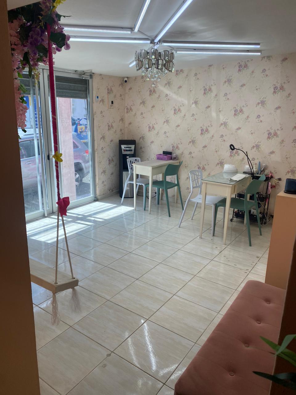 negocios en venta - Se vende Nail bar centro de uñas funcionando 3