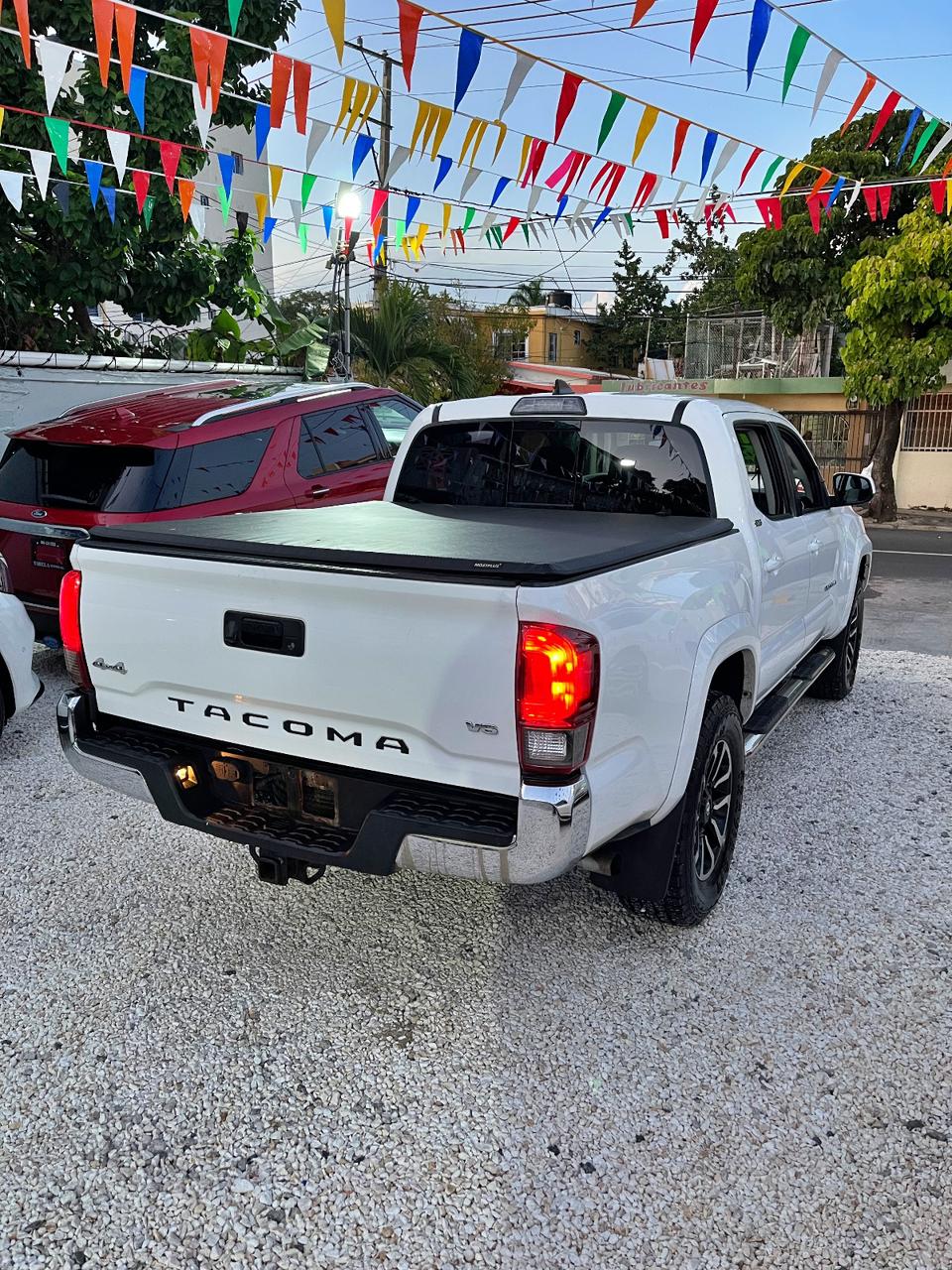 jeepetas y camionetas - Toyota Tacoma 2019 clean 2