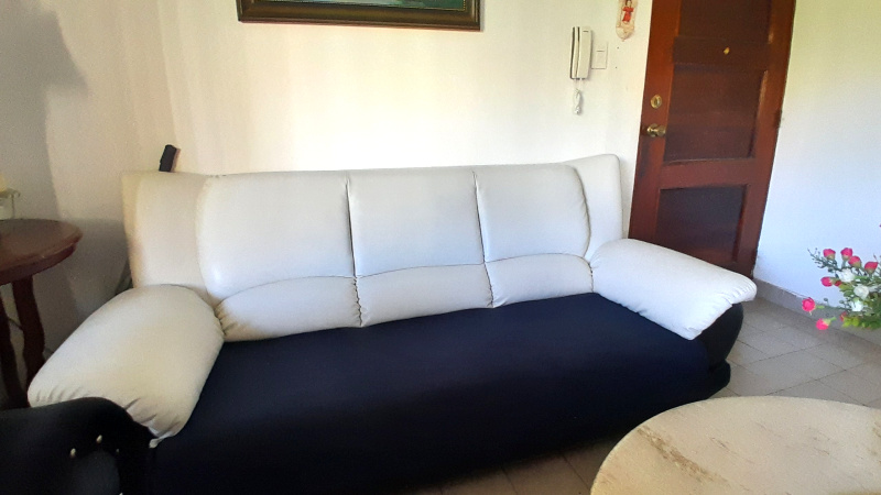 muebles y colchones - Excelente mueble de tres plazas a buen precio 0