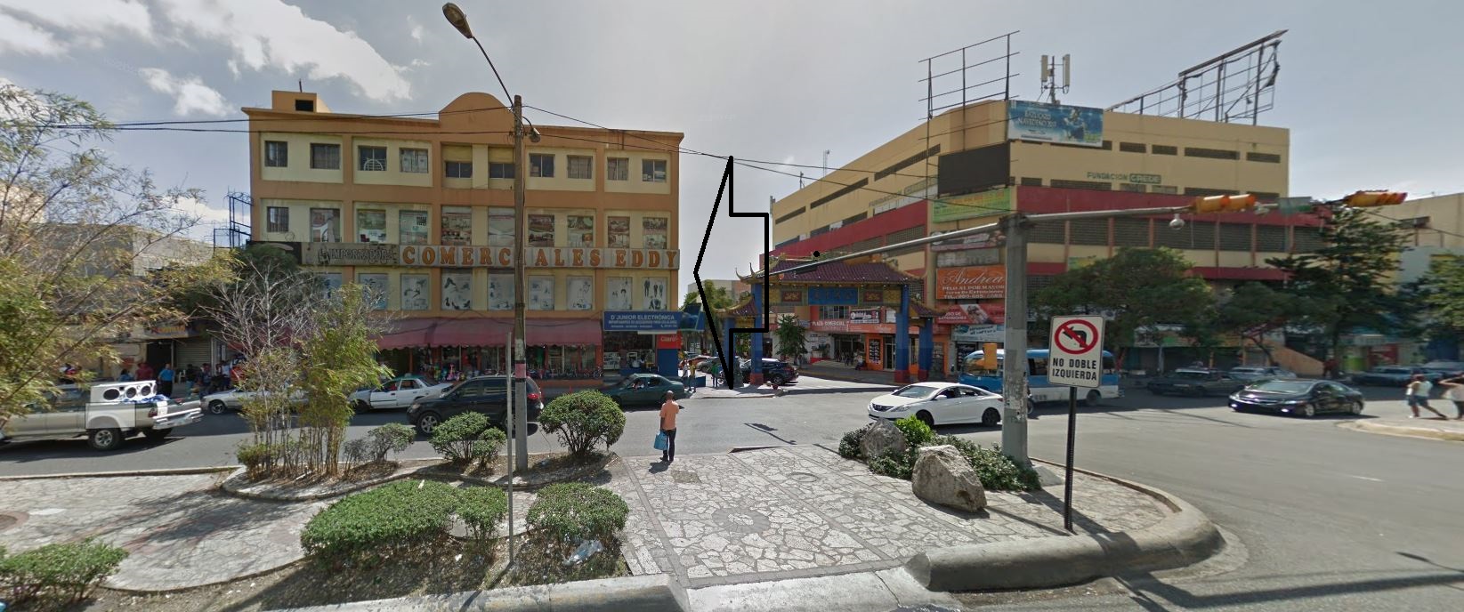 oficinas y locales comerciales - Edificio en el barrio Chino Duarte con Mexico