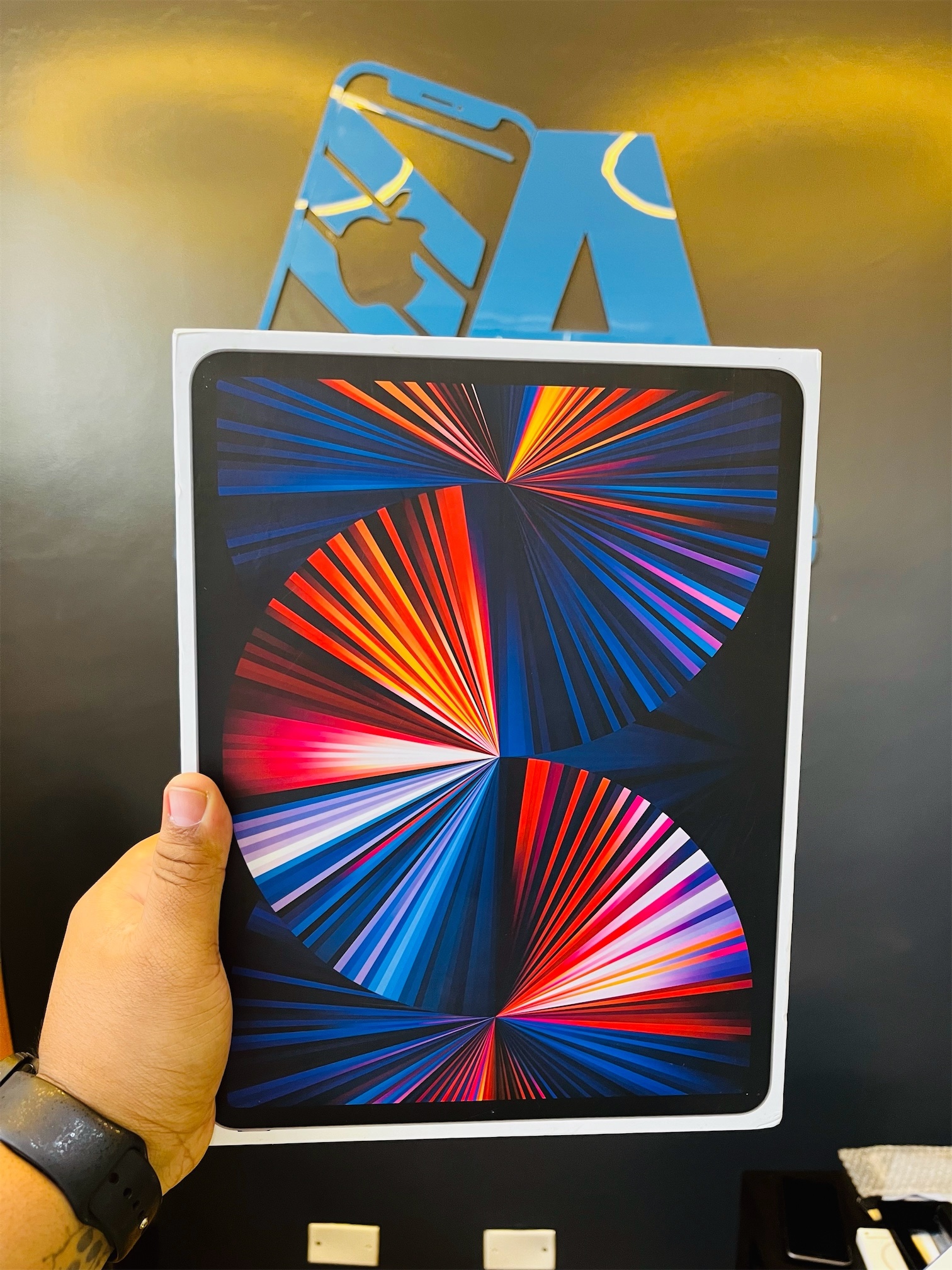 celulares y tabletas - IPAD PRO 12.9 INCH, 2TB, 5TA GEN PENCIL 2 gratis  1