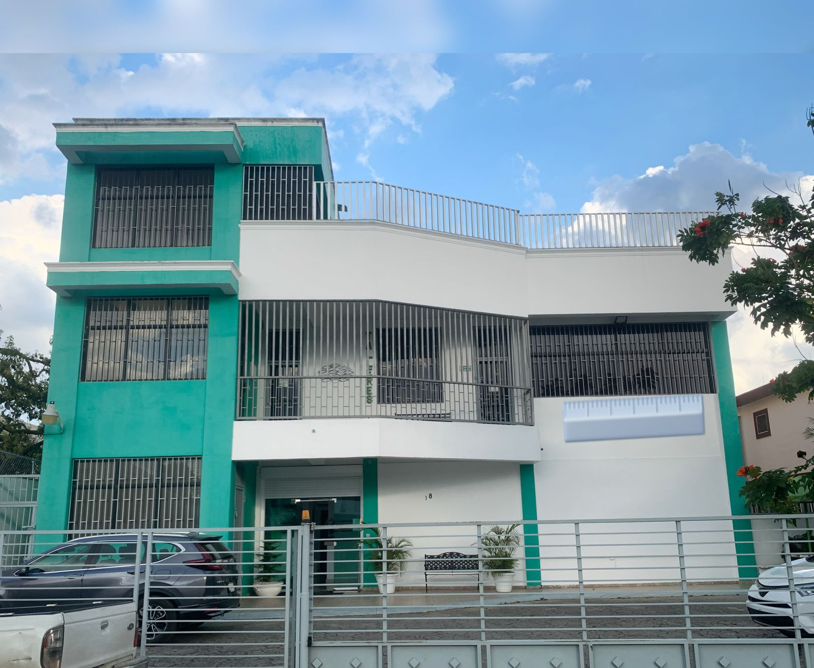 oficinas y locales comerciales - Edificio Comercial en Llanos de Gurabo