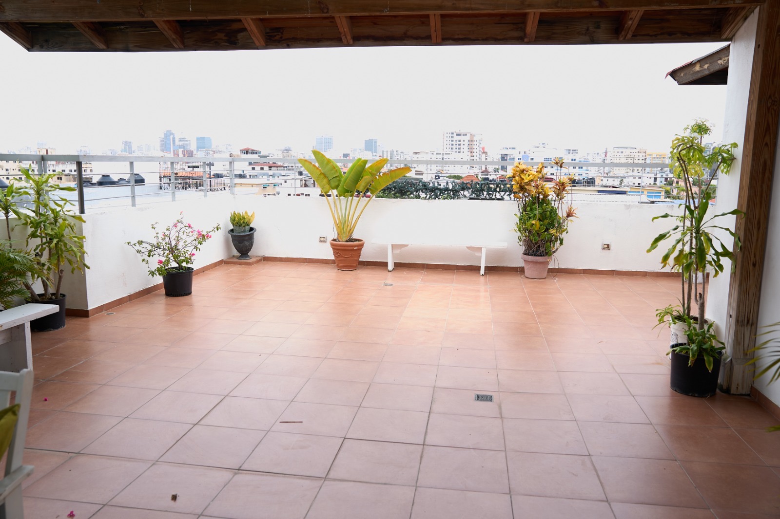 apartamentos - Vendo segundo nivel en el millón dos hab 2.5 baños 8