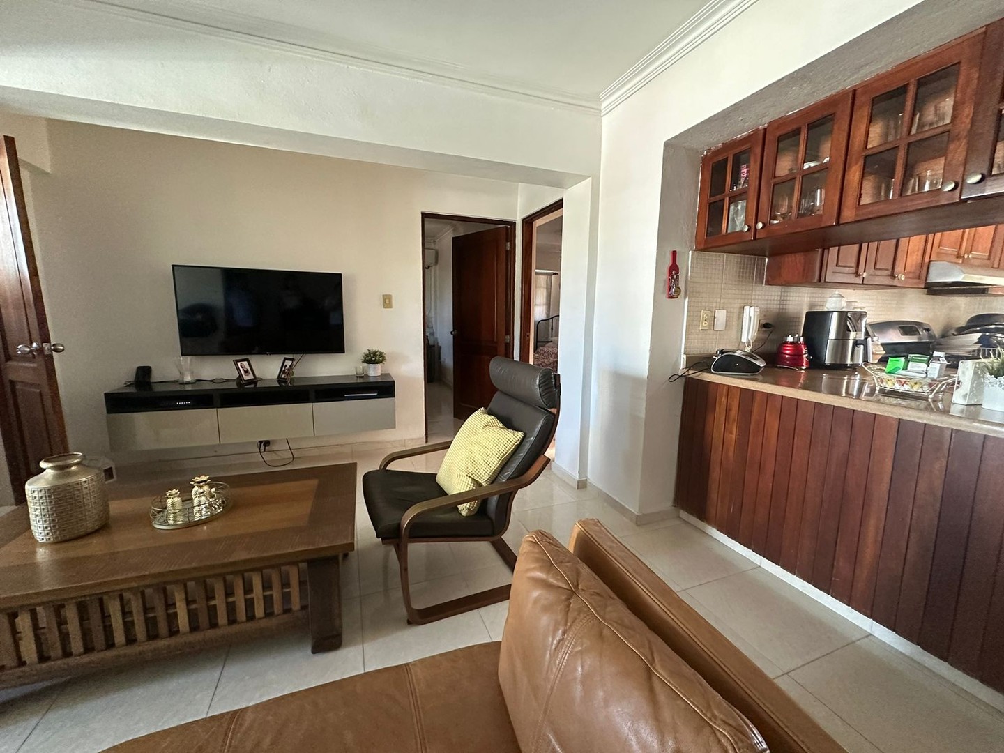 apartamentos - Vendo apto en venta en la avenida independencia zona residencial 3erpiso. RD$6.4 6