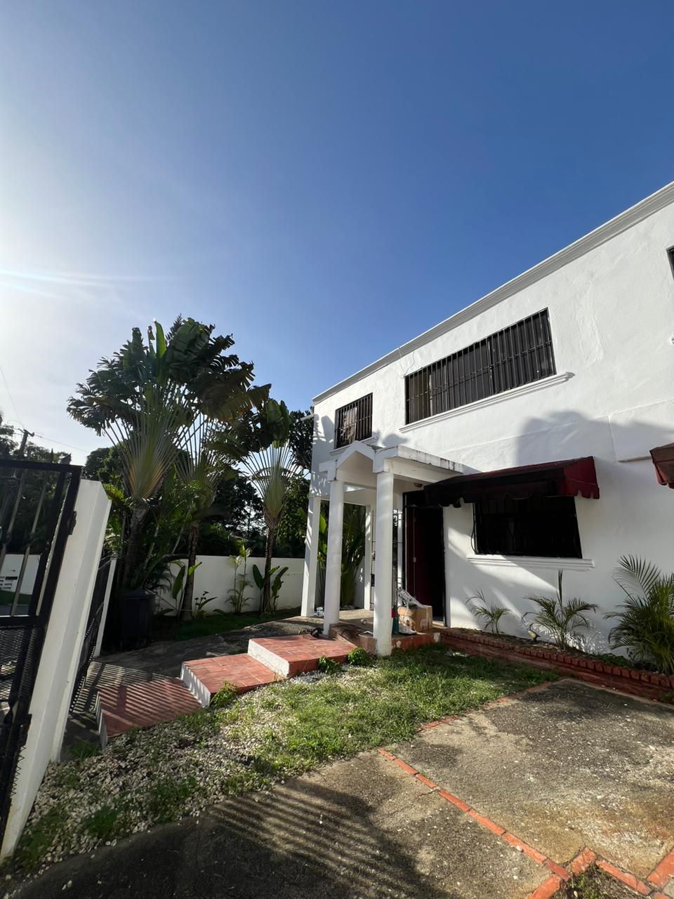 casas - Alquilo Casa en Arroyo Hondo, Santo Domingo 