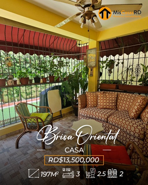 casas - Casa en venta en Urb. Brisa Oriental de 3 niveles en Santo Domingo Este📍✨ 2