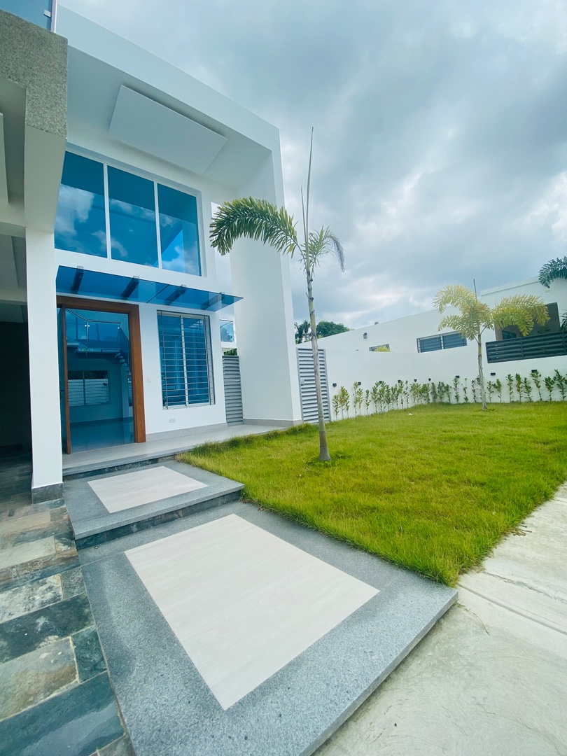 casas - CASA EN UN RESIDENCIAL CERRADO EN SANTIAGO DE LOS CABALLEROS  1