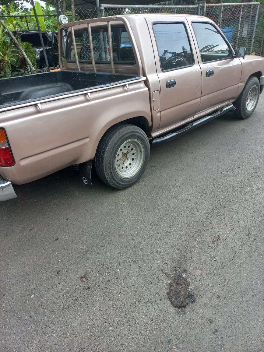 jeepetas y camionetas - Toyota hilux 1990 1