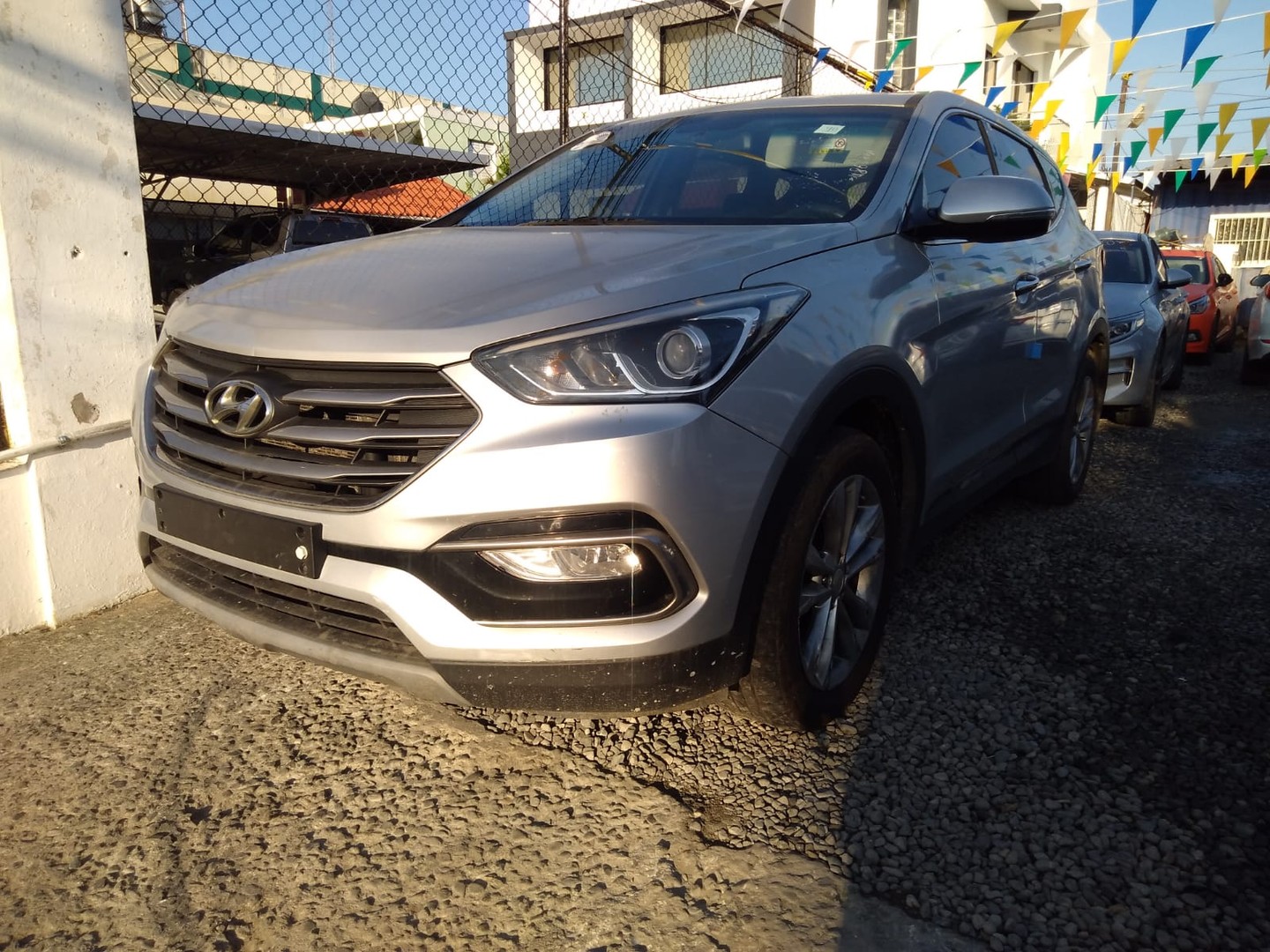 jeepetas y camionetas - HYUNDAI SANTA FE 2018 GRIS 0