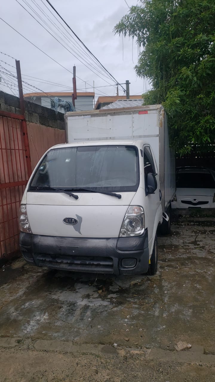 camiones y vehiculos pesados - VENDO DE OPORTUNIDAD KIA K2700 2012 