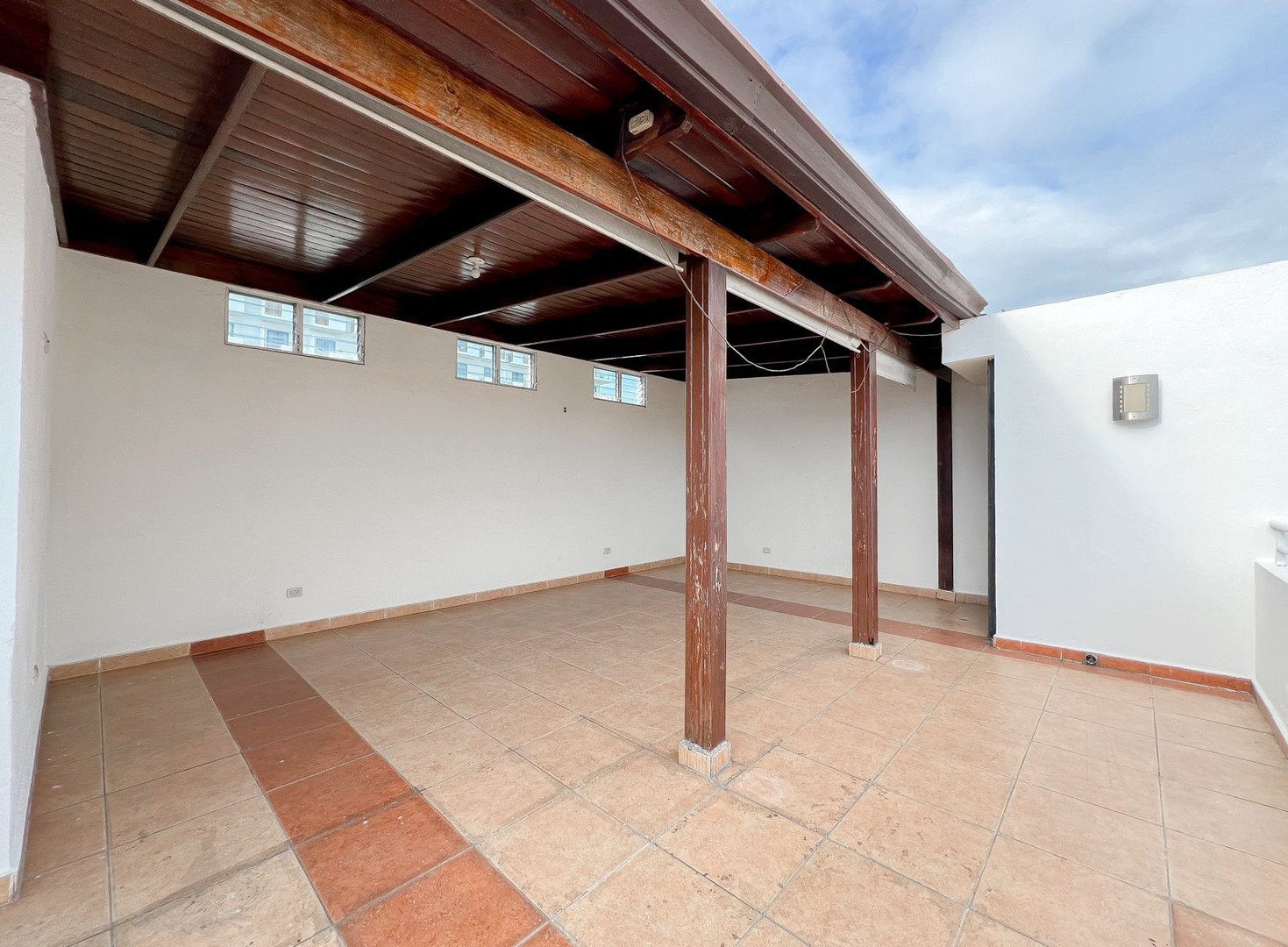 apartamentos - Viejo A. Hondo, Apto. de Dos Niveles con Terraza Privada !!!!