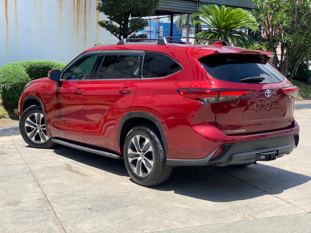 jeepetas y camionetas - TOYOTA HIGHLANDER 2021 XLE SUNROOF FULL 3 FILAS DE ASIENTOS INTERIOR EN PIEL  7