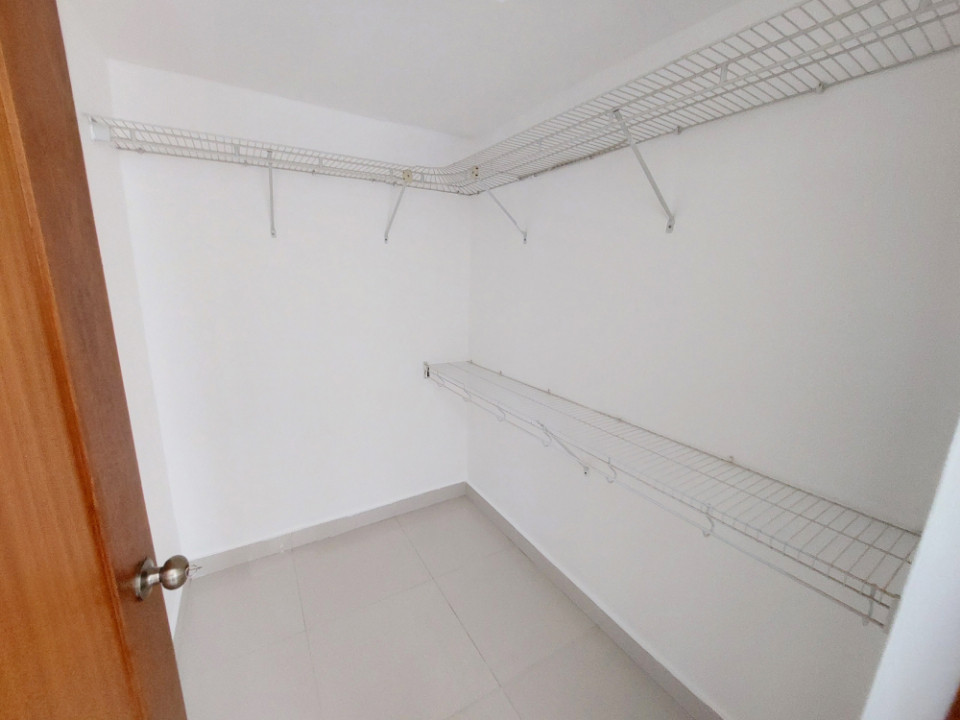 apartamentos - Apartamento en Alquiler en Ensanche Serralles con Línea Blanca, 3H, 2B, 2P 9