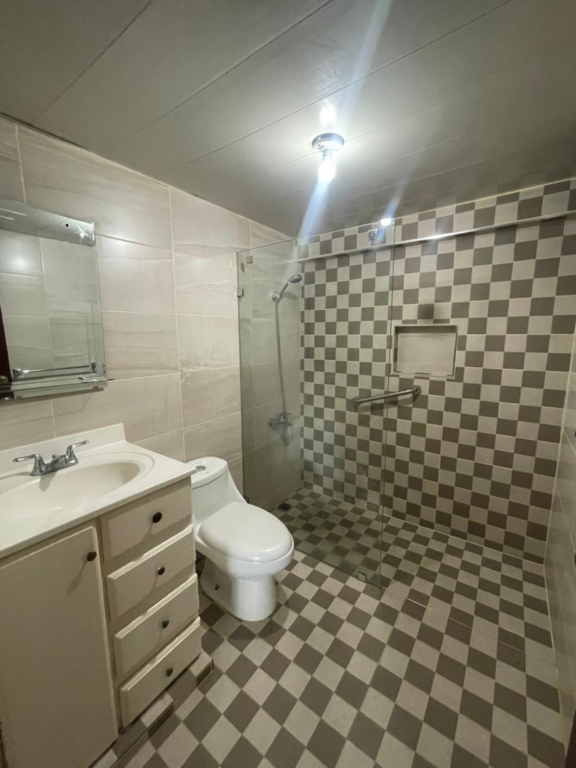 apartamentos - Vendo apto en el milloncito  135. Mts. 2 piso  8