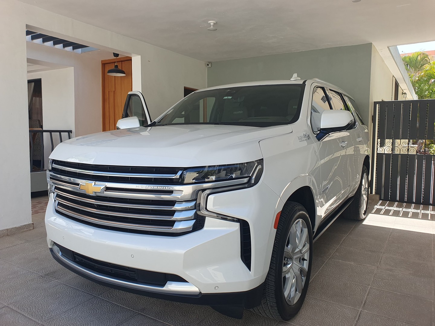 jeepetas y camionetas - CHEVROLET TAHOE HIGH COUNTRY 2021 1