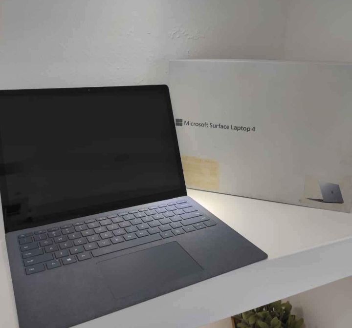 computadoras y laptops - Laptop Surface 4. 14'', core i5, 512GB SSD 8GB RAM