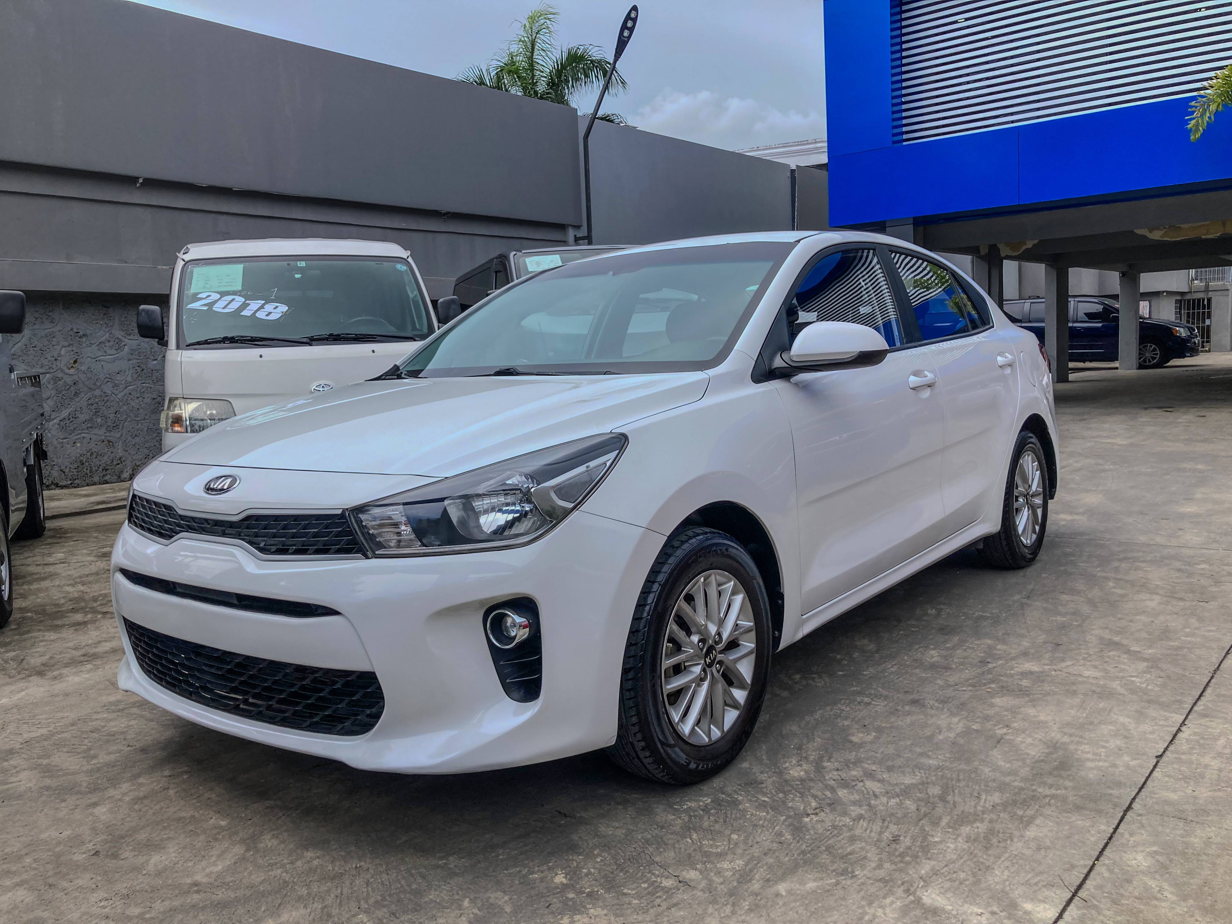 carros - 2018 Kia Rio 1