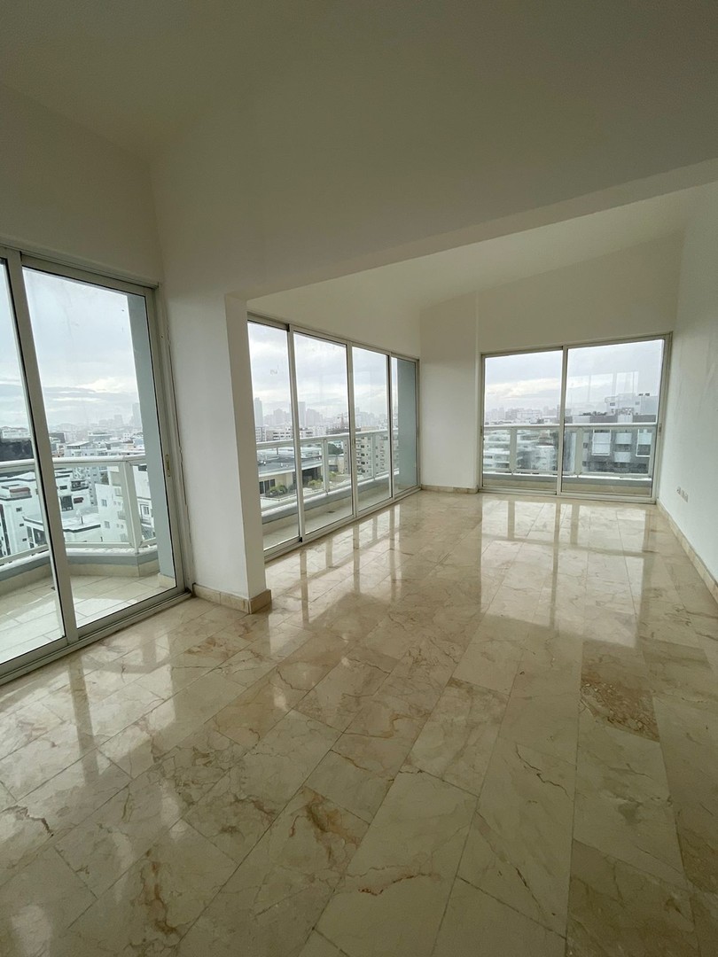 penthouses - Amplio Penthouse de 3 habitaciones y 3 parqueos en Evaristo Morales! / Vista des 9