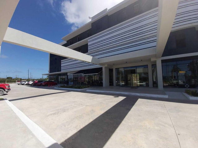 oficinas y locales comerciales - Oficina en venta Punta Cana 2