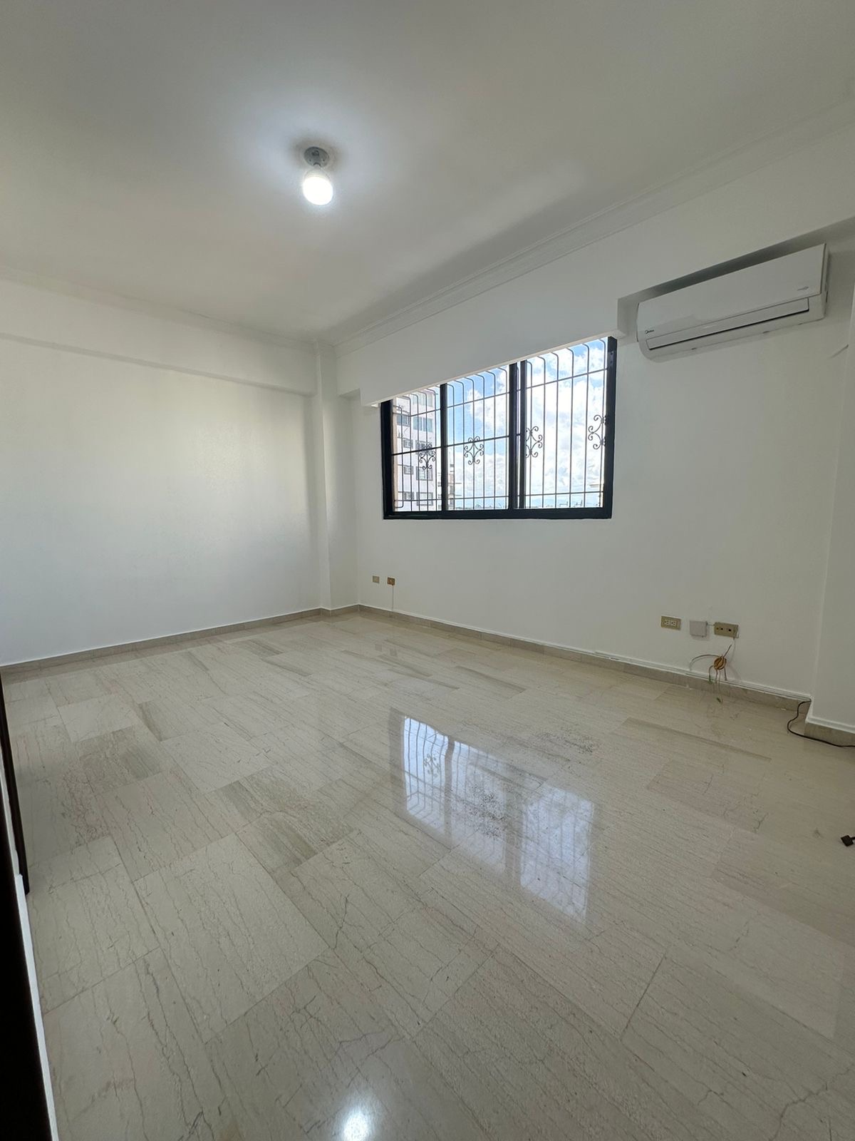 apartamentos - venta de apartamento en la Evaristo morales de 145mts Distrito nacional  5