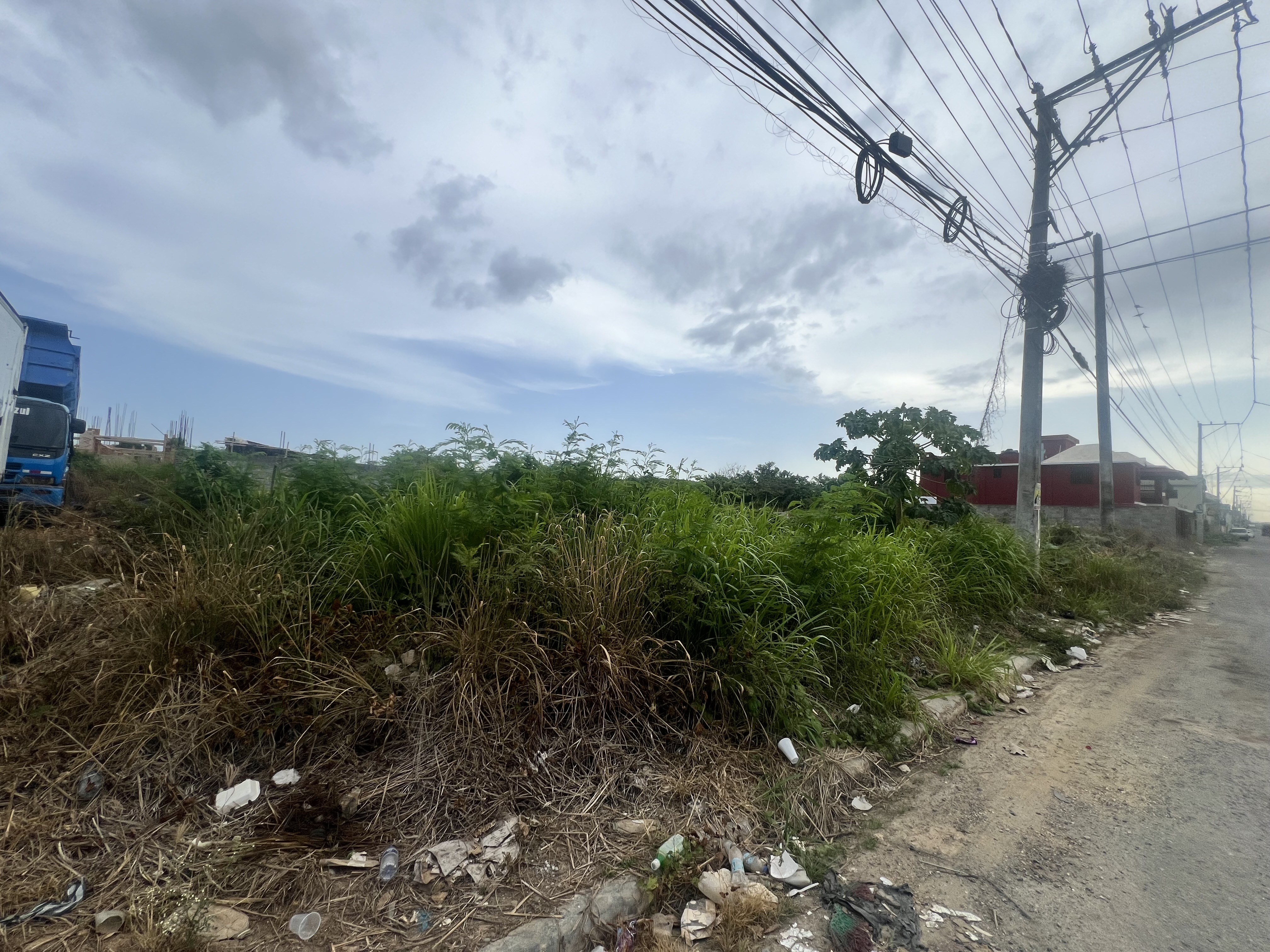 solares y terrenos - venta de solar comercial en avenida principal de la autopista de san Isidro  1