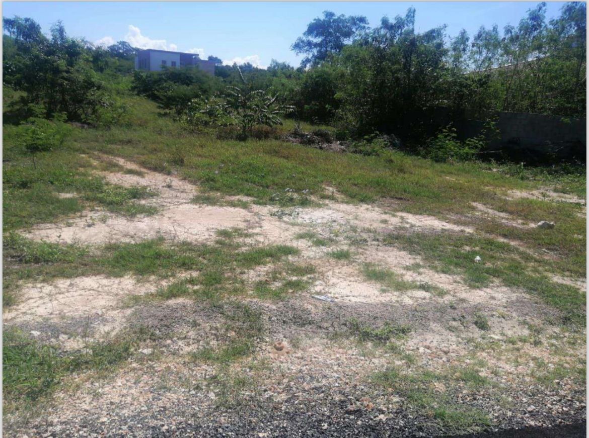 solares y terrenos - SOLAR EN 2da LINEA DE PLAYA EN JUAN DOLIO, ZONA PREMIUM DE AHI Y CON UN ACCESO A